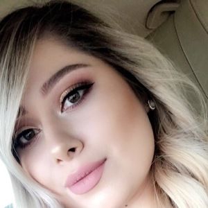 Meet your Posher, Karina